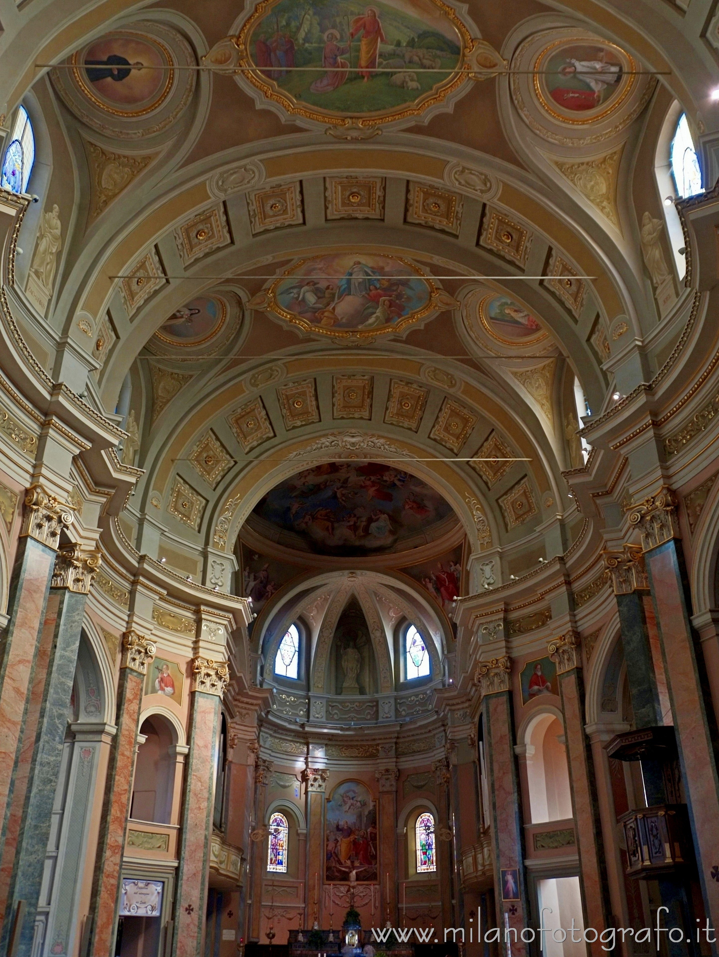 Cilavegna (Pavia) - Presbiterio della Chiesa dei Santi Pietro e Paolo